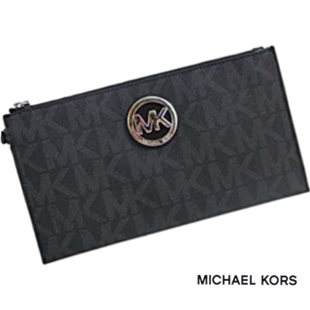 NWT Michael Kors Large Leather Clutch Wristlet